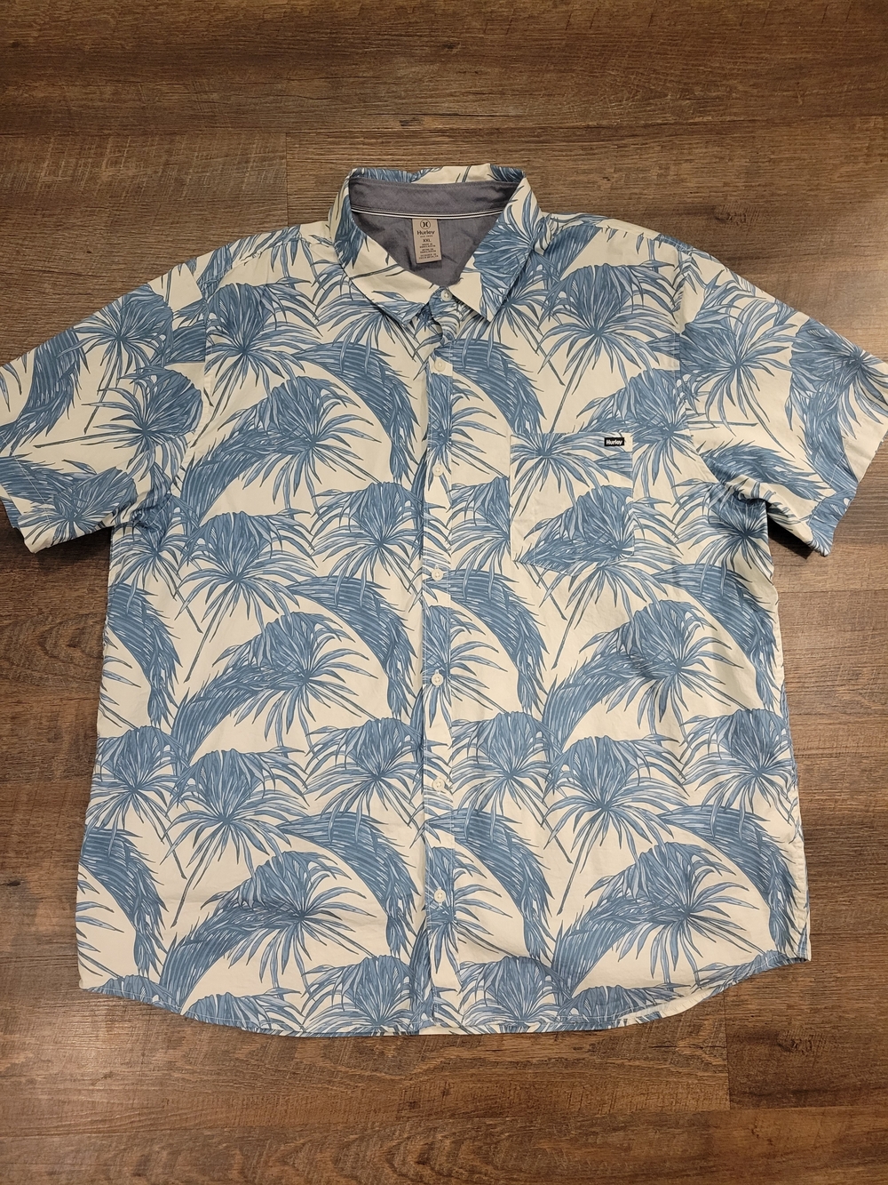 🌴 Hurley Men’s XXL Blue & White Tropical Palm Button-Up